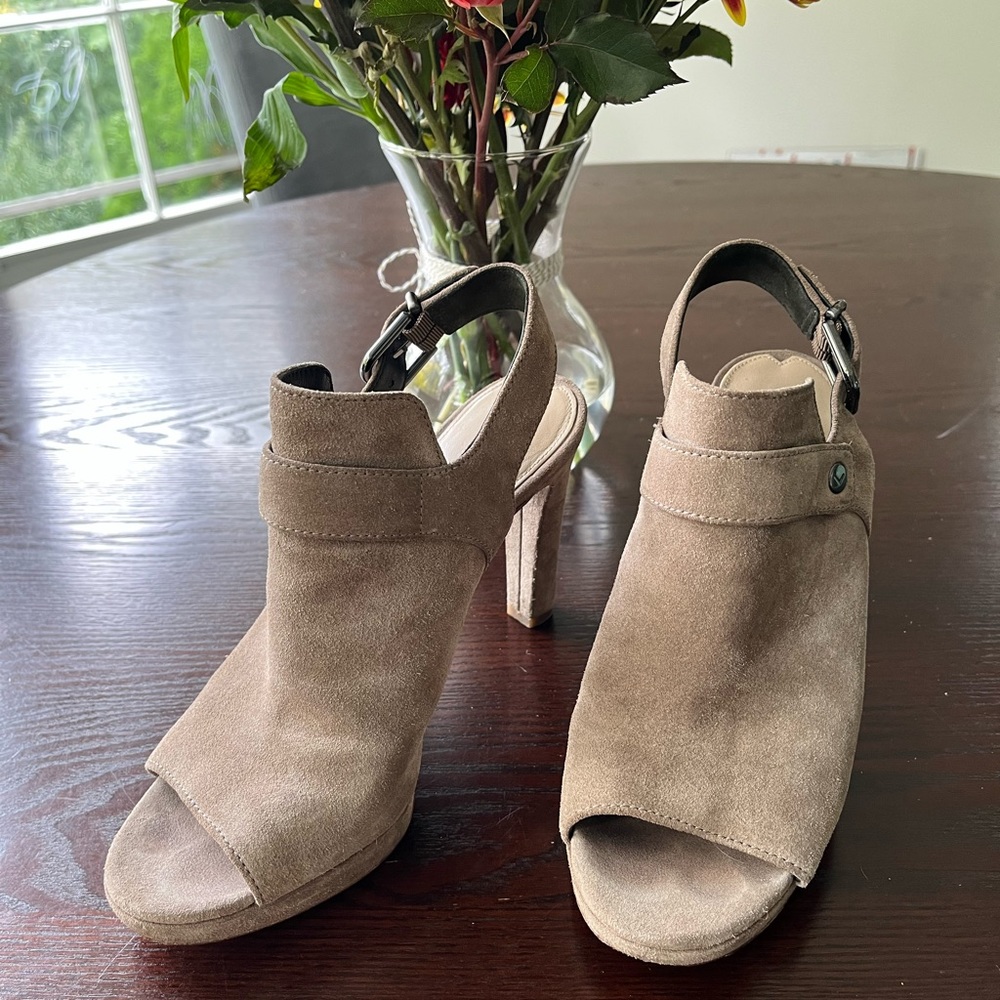 Via Spiga Suede heeled booties